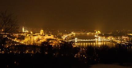 1 Budapešť večer.JPG