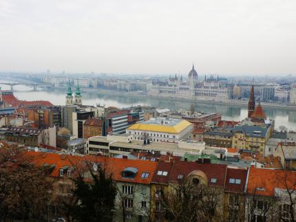 11 Budapešť pohľad z Rybárskej bašty.JPG