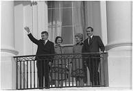 14_Ceausescu_and_Nixon_1CB-m.jpg