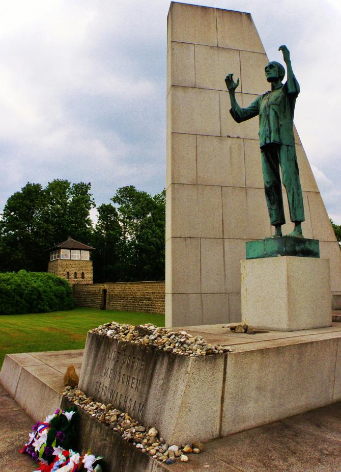 cesko-slovensky_pomniik_prazskeho_sochara_antonina_nykla_z_roku_1959_patri_medzi_najposobivsie._2.jpg